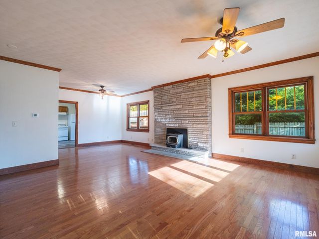 4236 N PROSPECT Road, Peoria, IL 61614