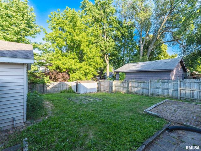 4236 N PROSPECT Road, Peoria, IL 61614