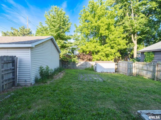 4236 N PROSPECT Road, Peoria, IL 61614