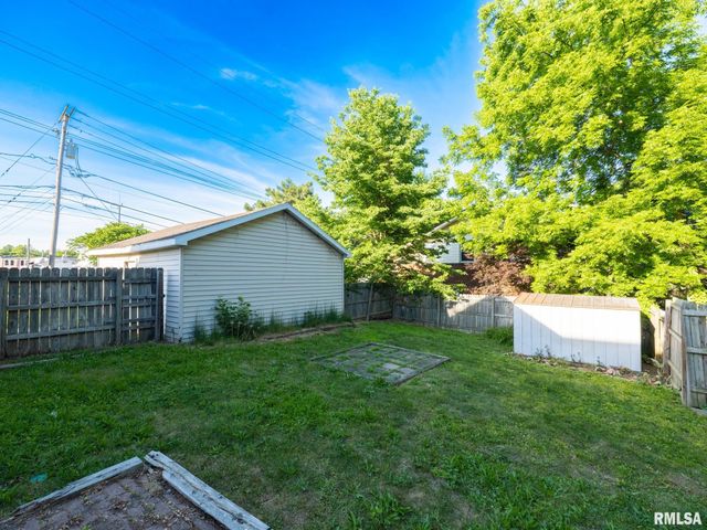 4236 N PROSPECT Road, Peoria, IL 61614