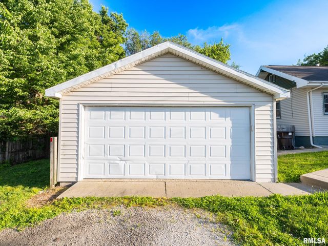 4236 N PROSPECT Road, Peoria, IL 61614