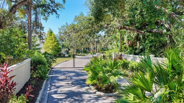 3930 ELYSIAN WOODS LANE, Sarasota, FL 34231