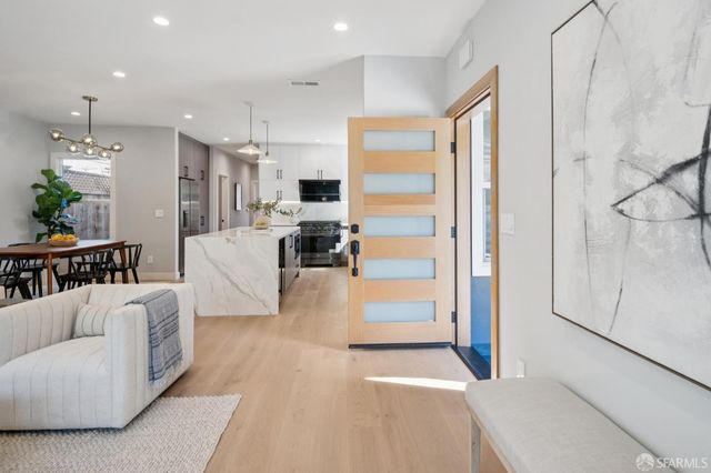 24 Lawrence Avenue, San Francisco, CA 94112