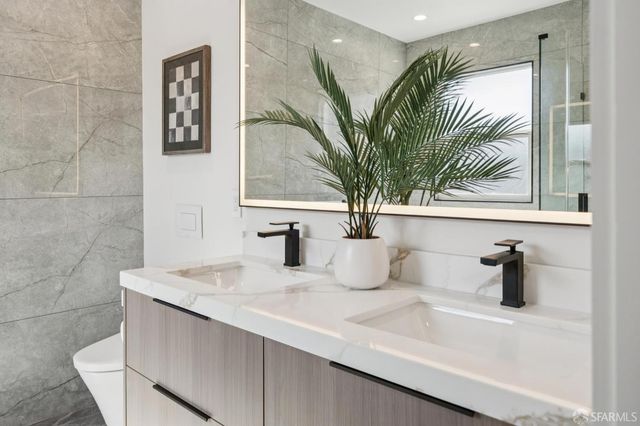 24 Lawrence Avenue, San Francisco, CA 94112