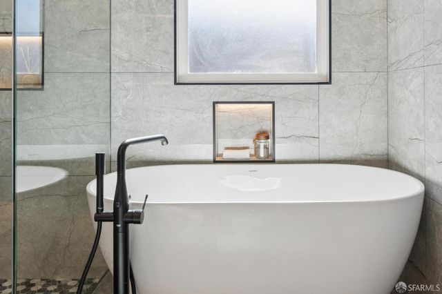 24 Lawrence Avenue, San Francisco, CA 94112