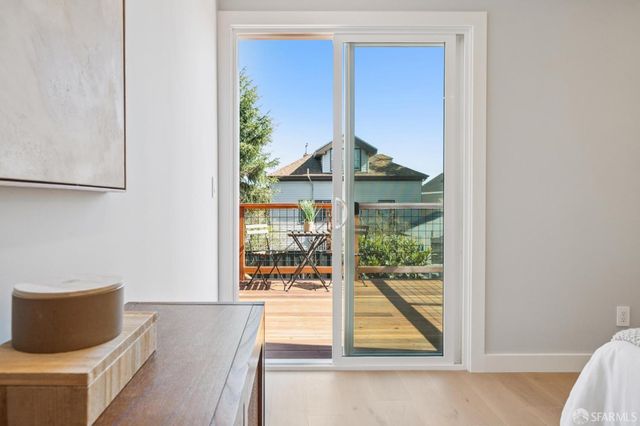 24 Lawrence Avenue, San Francisco, CA 94112