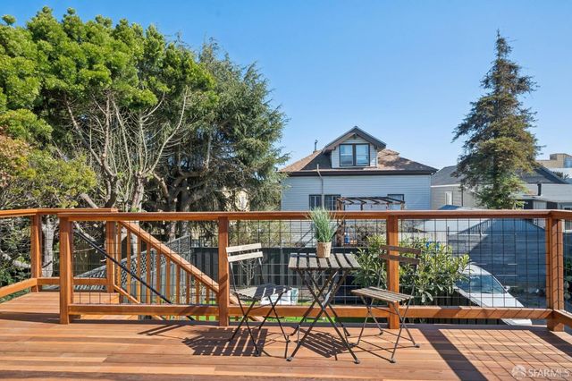 24 Lawrence Avenue, San Francisco, CA 94112