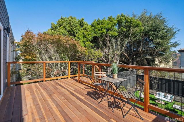 24 Lawrence Avenue, San Francisco, CA 94112