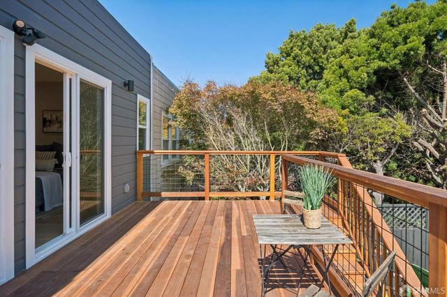24 Lawrence Avenue, San Francisco, CA 94112