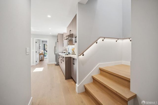24 Lawrence Avenue, San Francisco, CA 94112