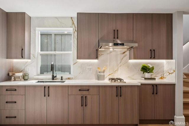 24 Lawrence Avenue, San Francisco, CA 94112