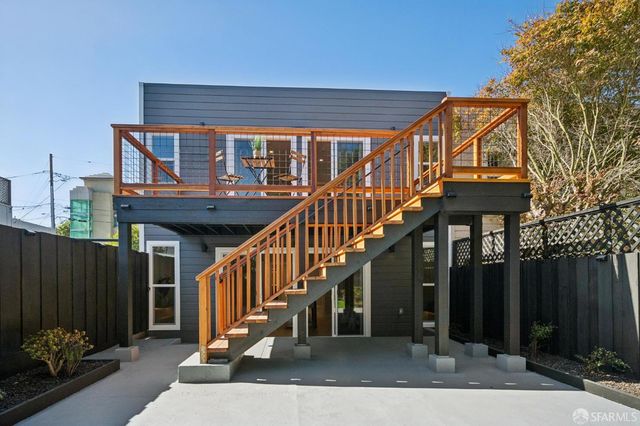 24 Lawrence Avenue, San Francisco, CA 94112
