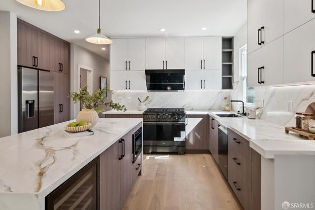 24 Lawrence Avenue, San Francisco, CA 94112