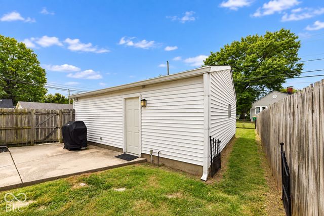 1828 N Lynhurst Drive, Indianapolis, IN 46224