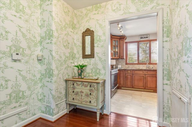 544 W 8th Street W, Plainfield, NJ 07060