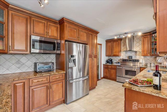 544 W 8th Street W, Plainfield, NJ 07060