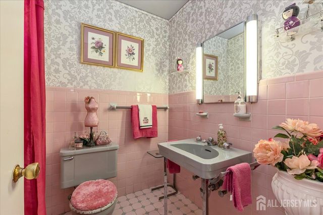 544 W 8th Street W, Plainfield, NJ 07060