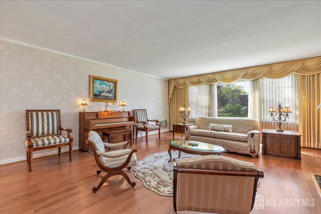 544 W 8th Street W, Plainfield, NJ 07060