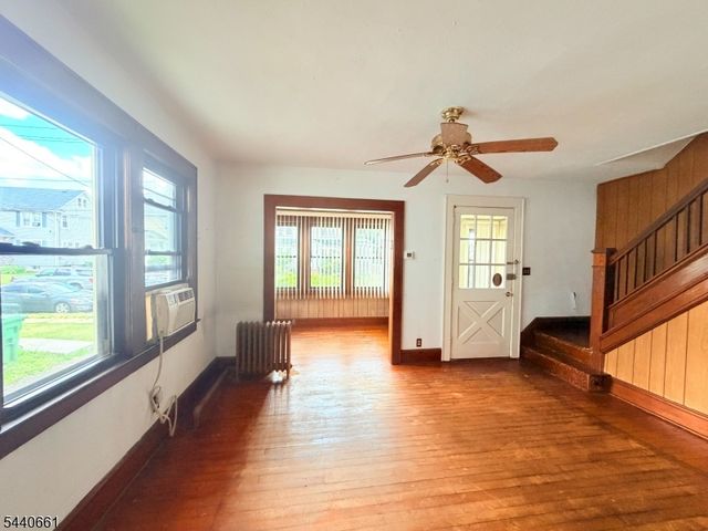 128 Crane St, Roselle Boro, NJ 07203