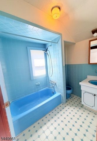 128 Crane St, Roselle Boro, NJ 07203