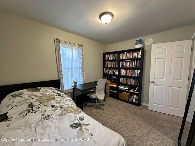 3212 S Catherine Street, Lansing, MI 48911