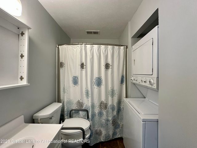 3212 S Catherine Street, Lansing, MI 48911