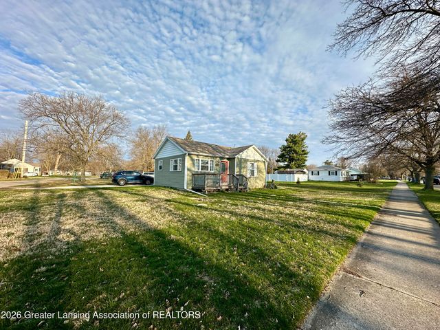 3212 S Catherine Street, Lansing, MI 48911