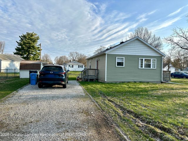 3212 S Catherine Street, Lansing, MI 48911