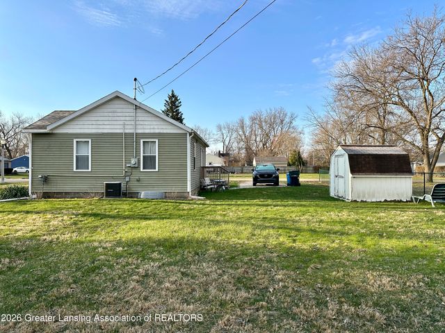 3212 S Catherine Street, Lansing, MI 48911