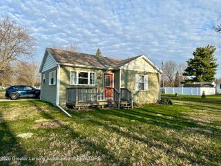 3212 S Catherine Street, Lansing, MI 48911
