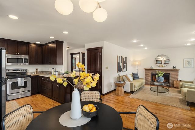 757 N 65th Street, Seattle, WA 98103