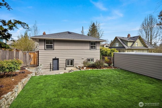 757 N 65th Street, Seattle, WA 98103