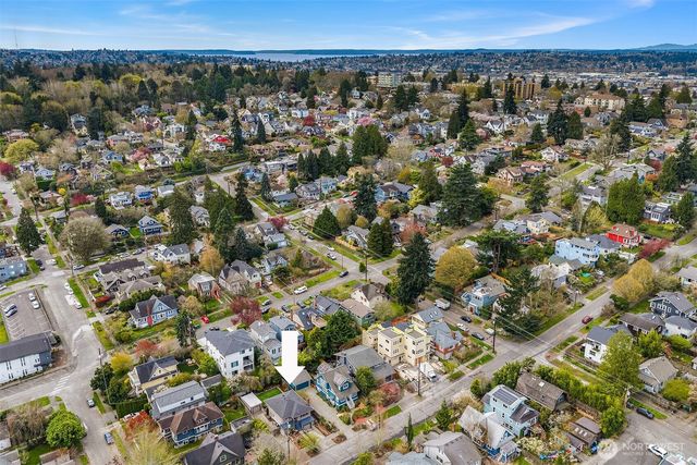 757 N 65th Street, Seattle, WA 98103