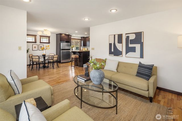 757 N 65th Street, Seattle, WA 98103