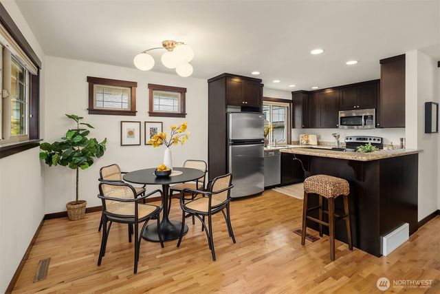 757 N 65th Street, Seattle, WA 98103