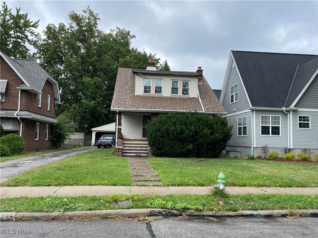 2137 N Taylor Road, Cleveland Heights, OH 44112