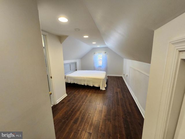 51 BUNTING LN, Aston, PA 19014