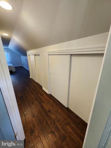 51 BUNTING LN, Aston, PA 19014