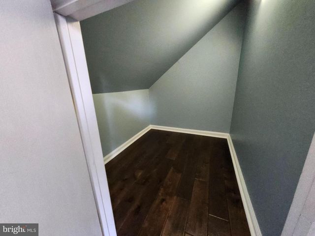 51 BUNTING LN, Aston, PA 19014