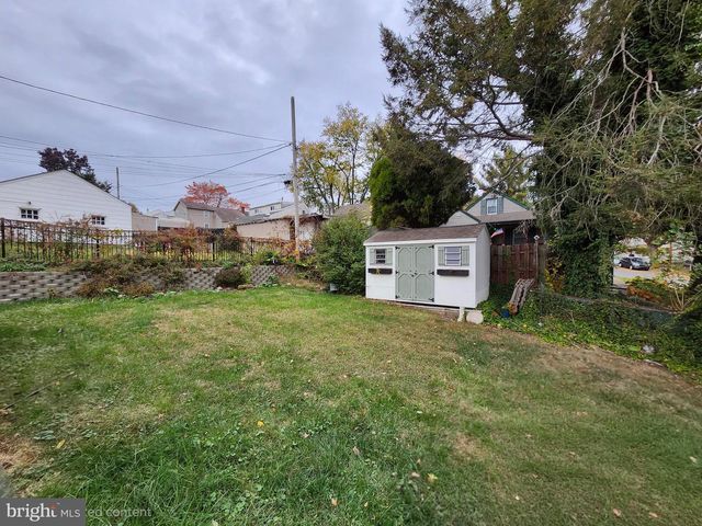 51 BUNTING LN, Aston, PA 19014