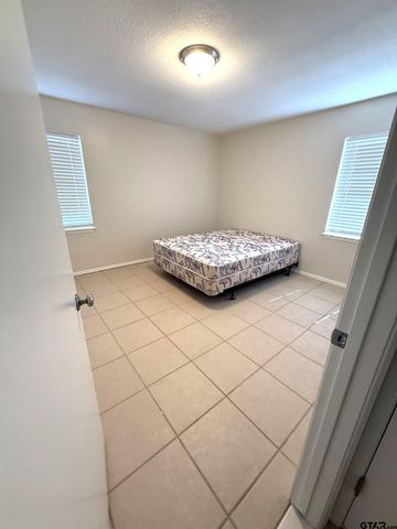 13675 Maple Dr., Tyler, TX 75709