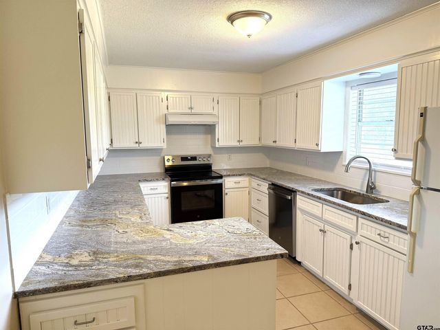 13675 Maple Dr., Tyler, TX 75709