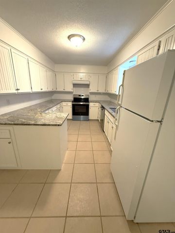 13675 Maple Dr., Tyler, TX 75709