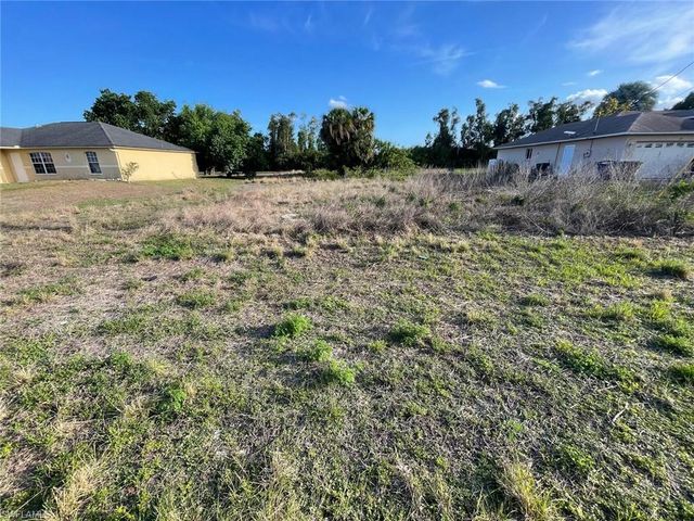 124 Preston ST, Lehigh Acres, FL 33974