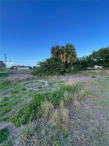 124 Preston ST, Lehigh Acres, FL 33974