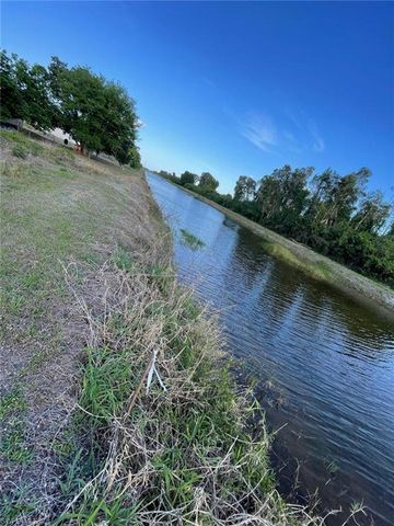 124 Preston ST, Lehigh Acres, FL 33974