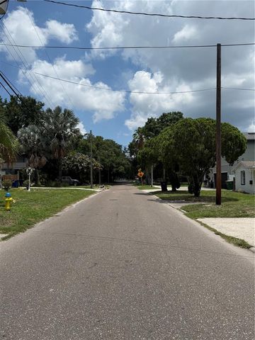 2711 N MYRTLE AVENUE, Tampa, FL 33602