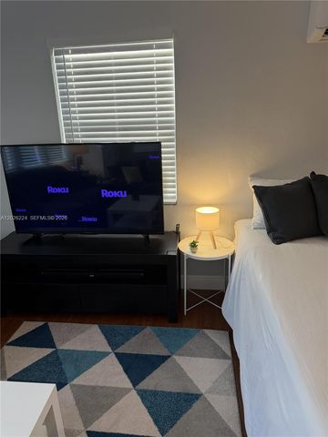 814 NW 18th St B, Fort Lauderdale, FL 33311