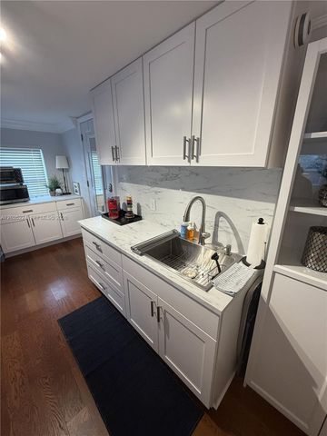 814 NW 18th St B, Fort Lauderdale, FL 33311