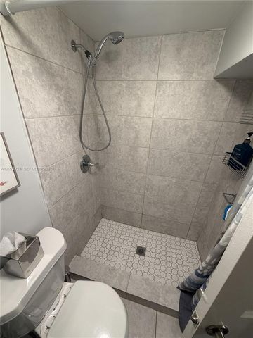 814 NW 18th St B, Fort Lauderdale, FL 33311